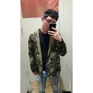 Meet your Posher, Julian